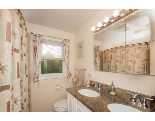 17 Seawood Rd, Wareham, MA 02571 photo 9