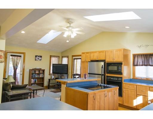 12 Donegal Cir, Danvers, MA 01923 photo 5