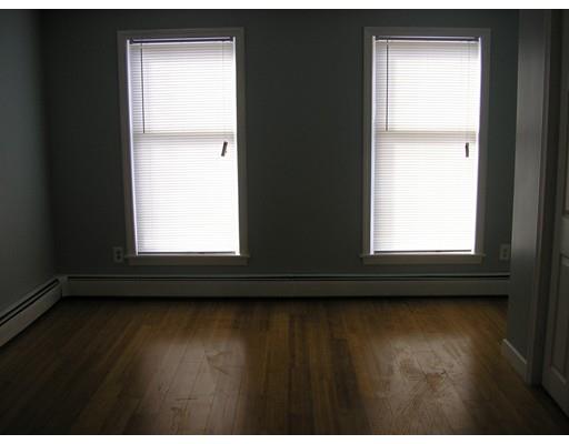 25 Knight St, Worcester, MA 01605 photo 11