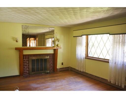 11 Pearson St, Chelmsford, MA 01824 photo 3