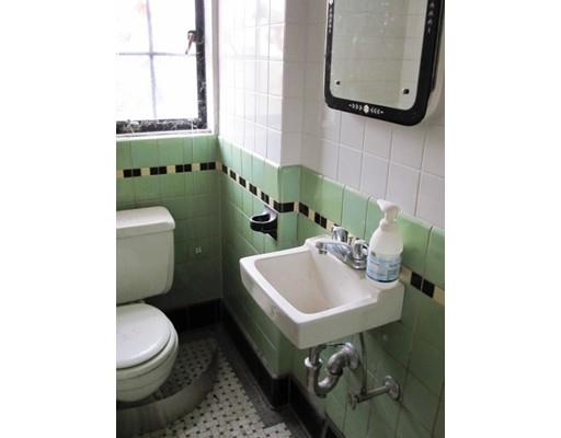139 Osborne Ter, Springfield, MA 01104 photo 12