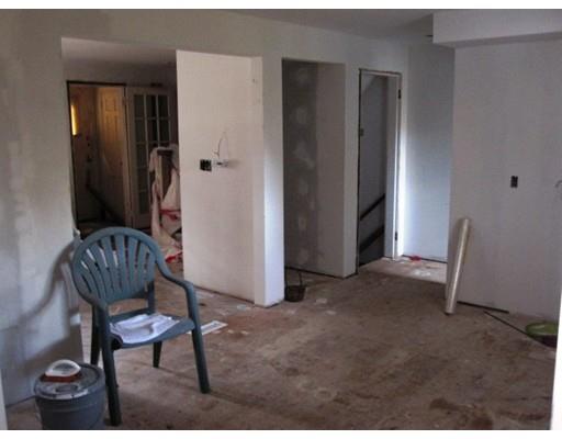 139 Osborne Ter, Springfield, MA 01104 photo 9