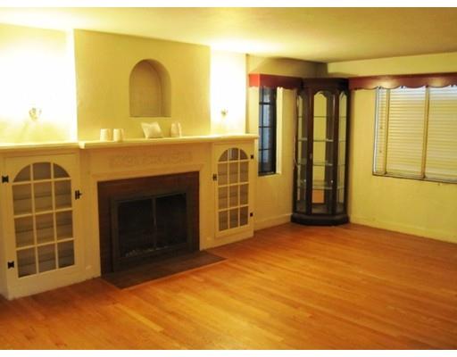 139 Osborne Ter, Springfield, MA 01104 photo 8