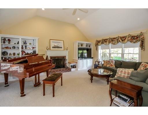 70 Culloden Dr, Canton, MA 02021 photo 10