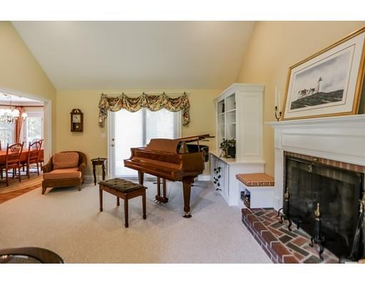 70 Culloden Dr, Canton, MA 02021 photo 9