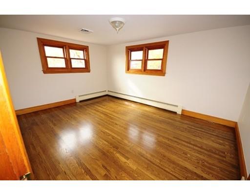 40 Darius St, Methuen, MA 01844 photo 6