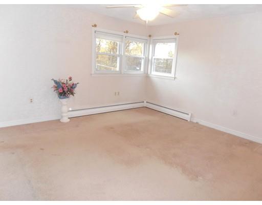 102 Bellamy Rd, Springfield, MA 01119 photo 9