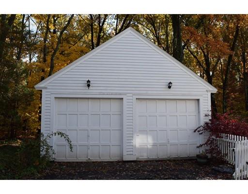 1553 Plumtree Rd, Springfield, MA 01119 photo 3