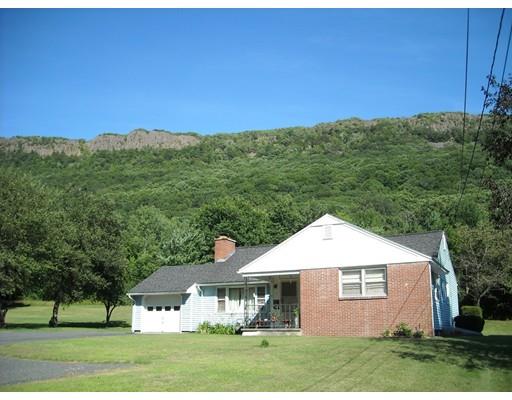 49 Hendrick St, Easthampton, MA 01027 photo 2
