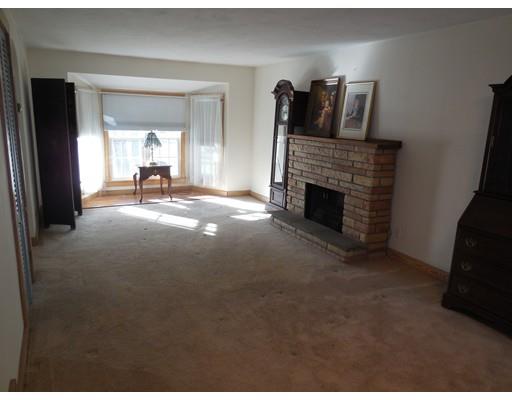 3 Lang Ave, Easthampton, MA 01027 photo 9