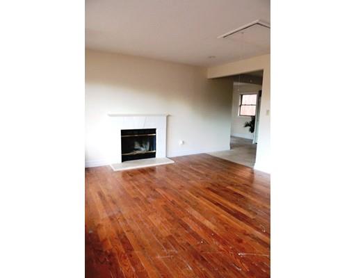 763 Bradley Rd, Springfield, MA 01109 photo 2