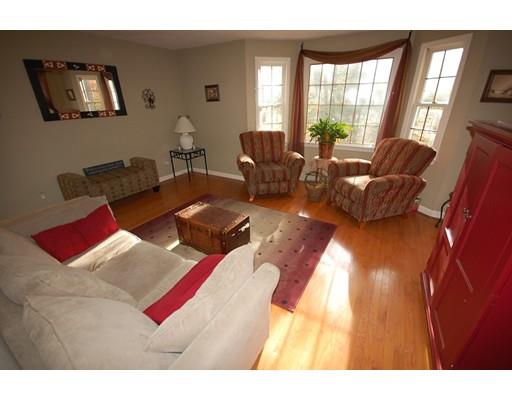 4 Crestview Dr, Mendon, MA 01756 photo 4