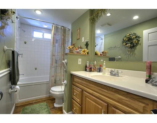 106 Maple Ave, Atkinson, NH 03811 photo 9