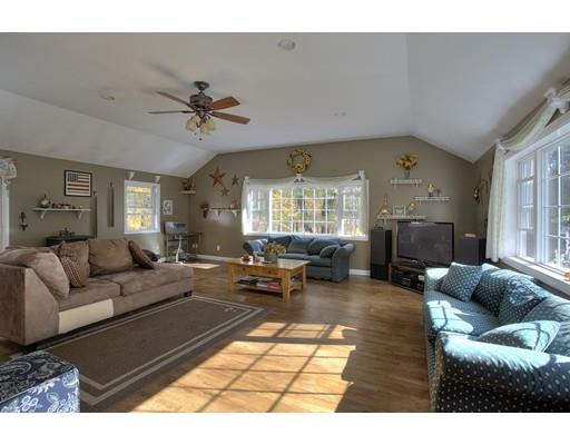 106 Maple Ave, Atkinson, NH 03811 photo 11