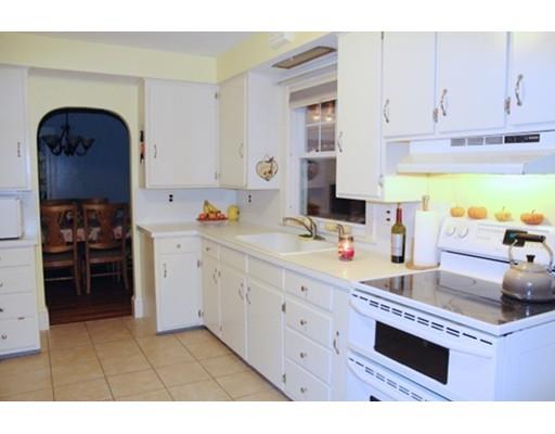 530 Florence St, Fall River, MA 02720 photo 8