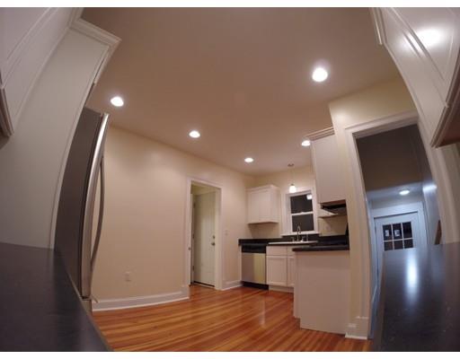 24 Ionia St, Springfield, MA 01109 photo 5