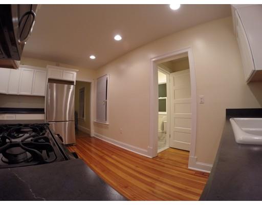 24 Ionia St, Springfield, MA 01109 photo 8