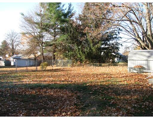 37 Reed St, Chicopee, MA 01020 photo 2