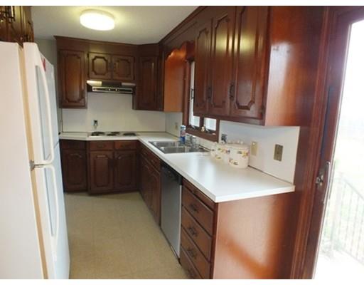 13 Wales Ct, Springfield, MA 01104 photo 4