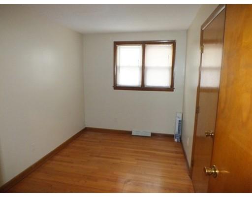 13 Wales Ct, Springfield, MA 01104 photo 9