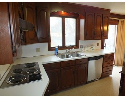13 Wales Ct, Springfield, MA 01104 photo 6