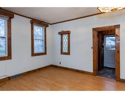 35 Cochran St, Chicopee, MA 01020 photo 6