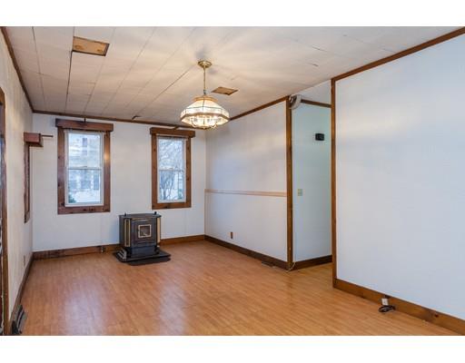 35 Cochran St, Chicopee, MA 01020 photo 8