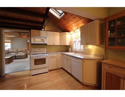 38 Taft Ave, Mendon, MA 01756 photo 8