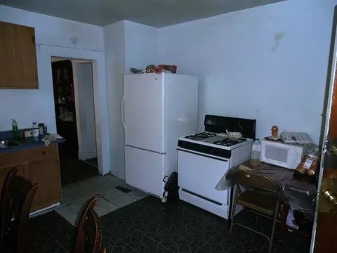17-19 Demond Ave, Springfield, MA 01107 photo 3