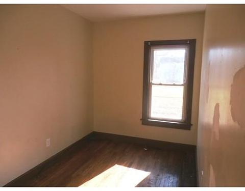 37 Stebbins St, Springfield, MA 01109 photo 4