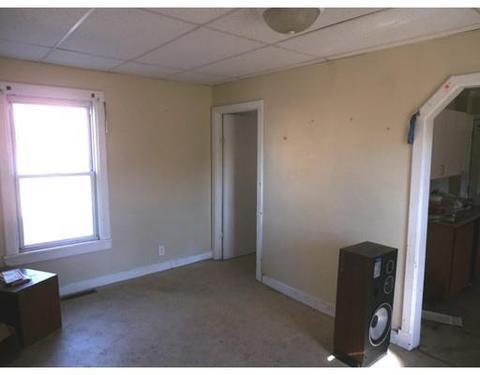 37 Stebbins St, Springfield, MA 01109 photo 5