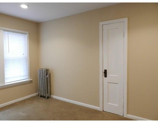 43 Earl St, Springfield, MA 01108 photo 9