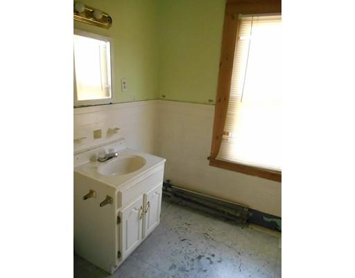 58 Bancroft St, Springfield, MA 01107 photo 9