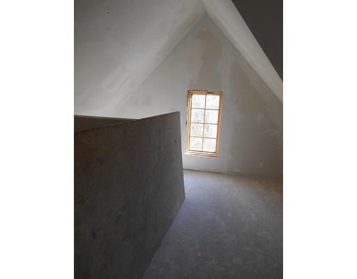 58 Bancroft St, Springfield, MA 01107 photo 13