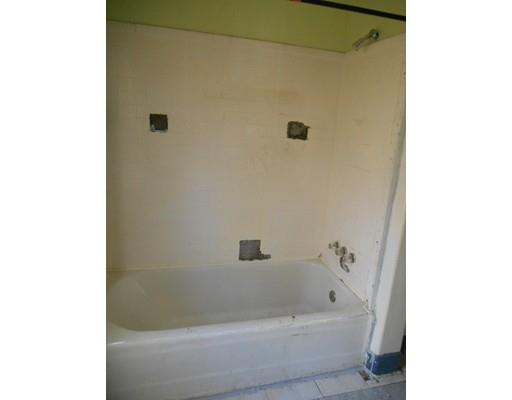 58 Bancroft St, Springfield, MA 01107 photo 10