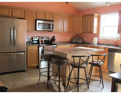 241 Whitefield St, Fall River, MA 02721 photo 3