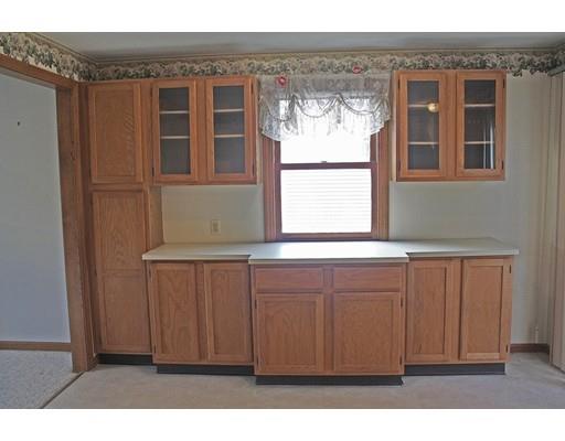 820 Parker St, Springfield, MA 01129 photo 8