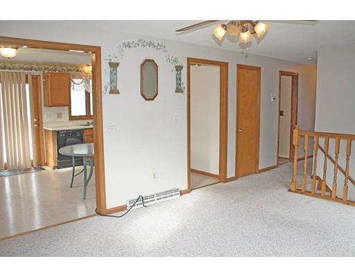 820 Parker St, Springfield, MA 01129 photo 5