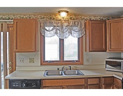 820 Parker St, Springfield, MA 01129 photo 9