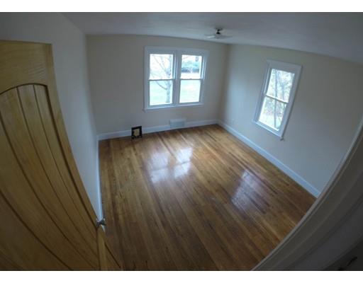 16 Barrison St, Springfield, MA 01109 photo 4