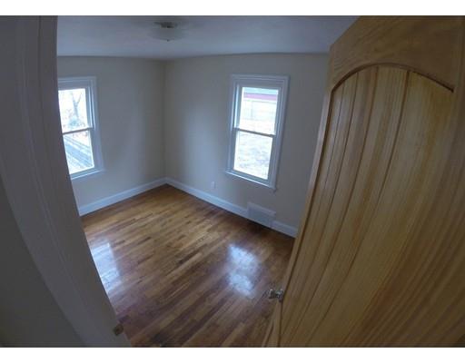 16 Barrison St, Springfield, MA 01109 photo 5