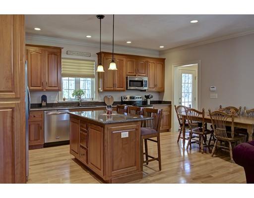 21 Brooks St, Upton, MA 01568 photo 8
