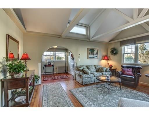 7 Marble St, Gloucester, MA 01930 photo 4