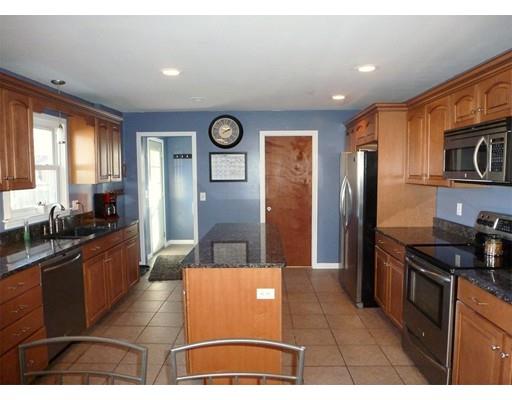 63 Lorraine St, Chicopee, MA 01013 photo 8