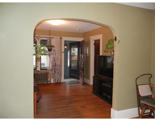 76 Roy St, Springfield, MA 01104 photo 2