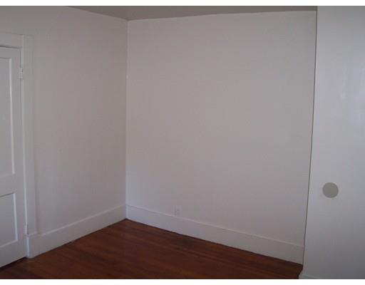 204 Leyfred Ter, Springfield, MA 01108 photo 5