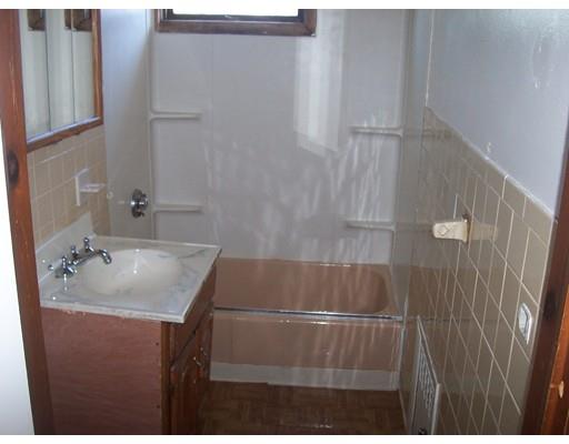 204 Leyfred Ter, Springfield, MA 01108 photo 9