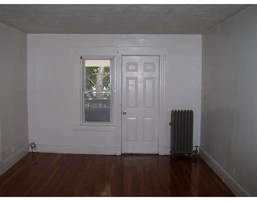 204 Leyfred Ter, Springfield, MA 01108 photo 4