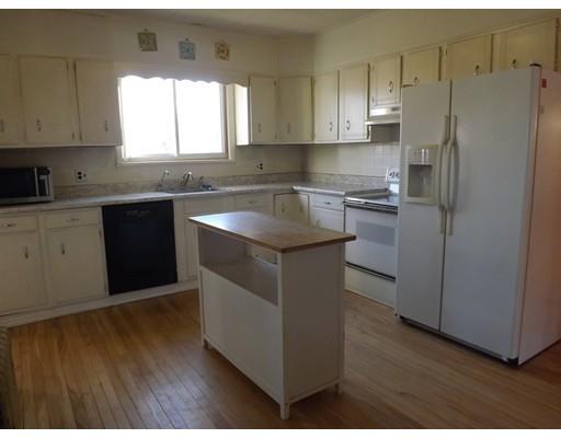 26 Dixfield Rd, Worcester, MA 01606 photo 2