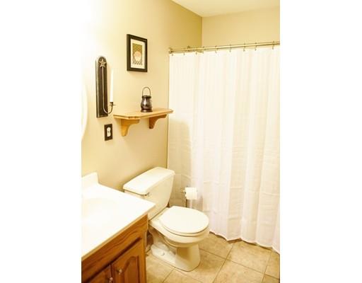 75 Fox Woods Dr, Springfield, MA 01129 photo 9
